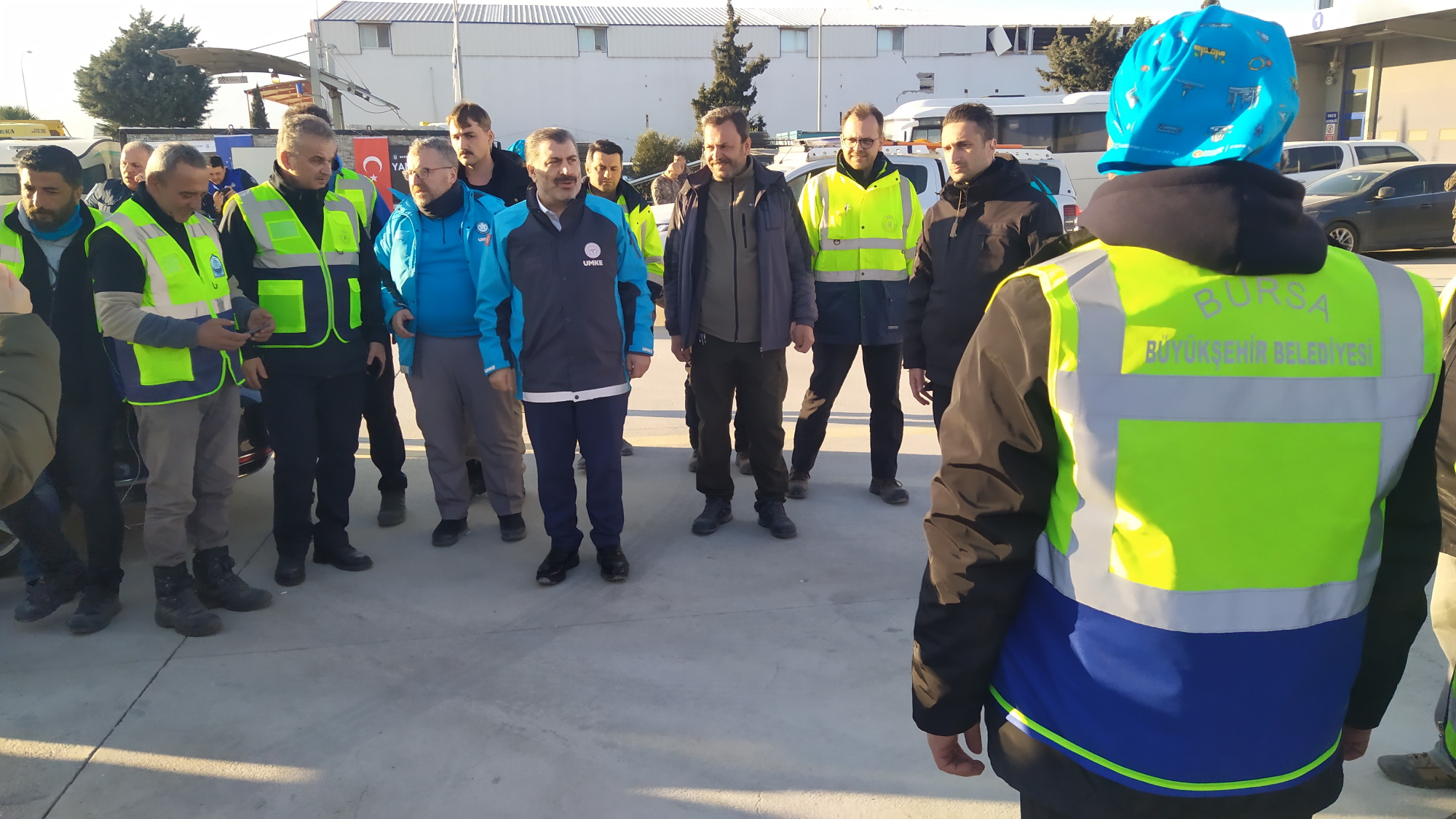 Hatay’daki Bursa ekibine Bakan morali Hatay’daki Bursa ekibine Bakan morali