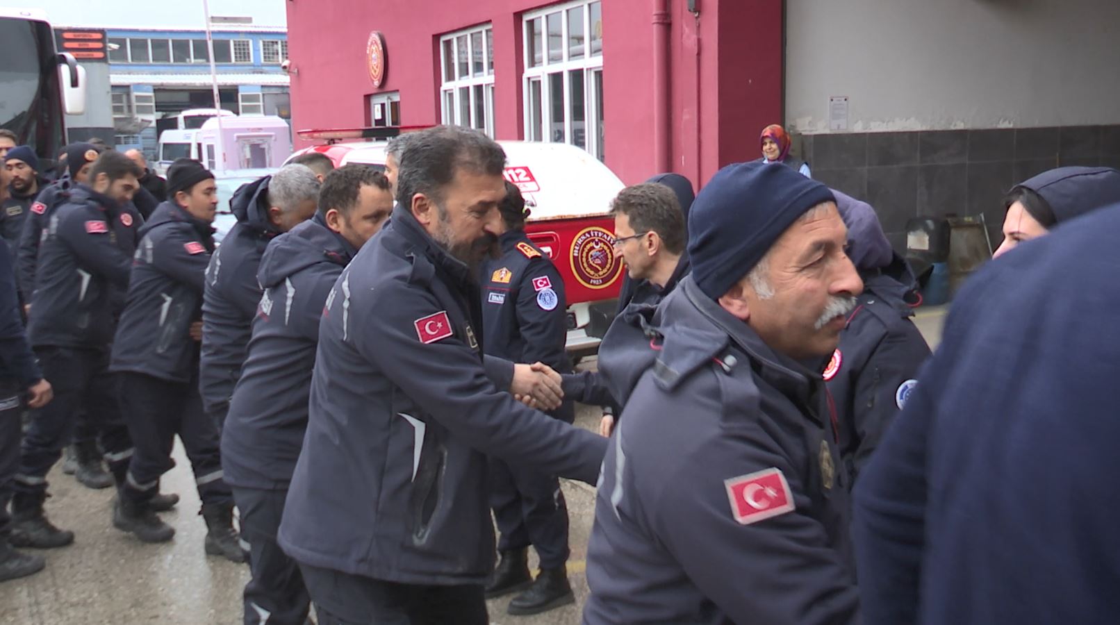 Enkazda can kurtaran kahramanlar Bursa’da Enkazda can kurtaran kahramanlar Bursa’da