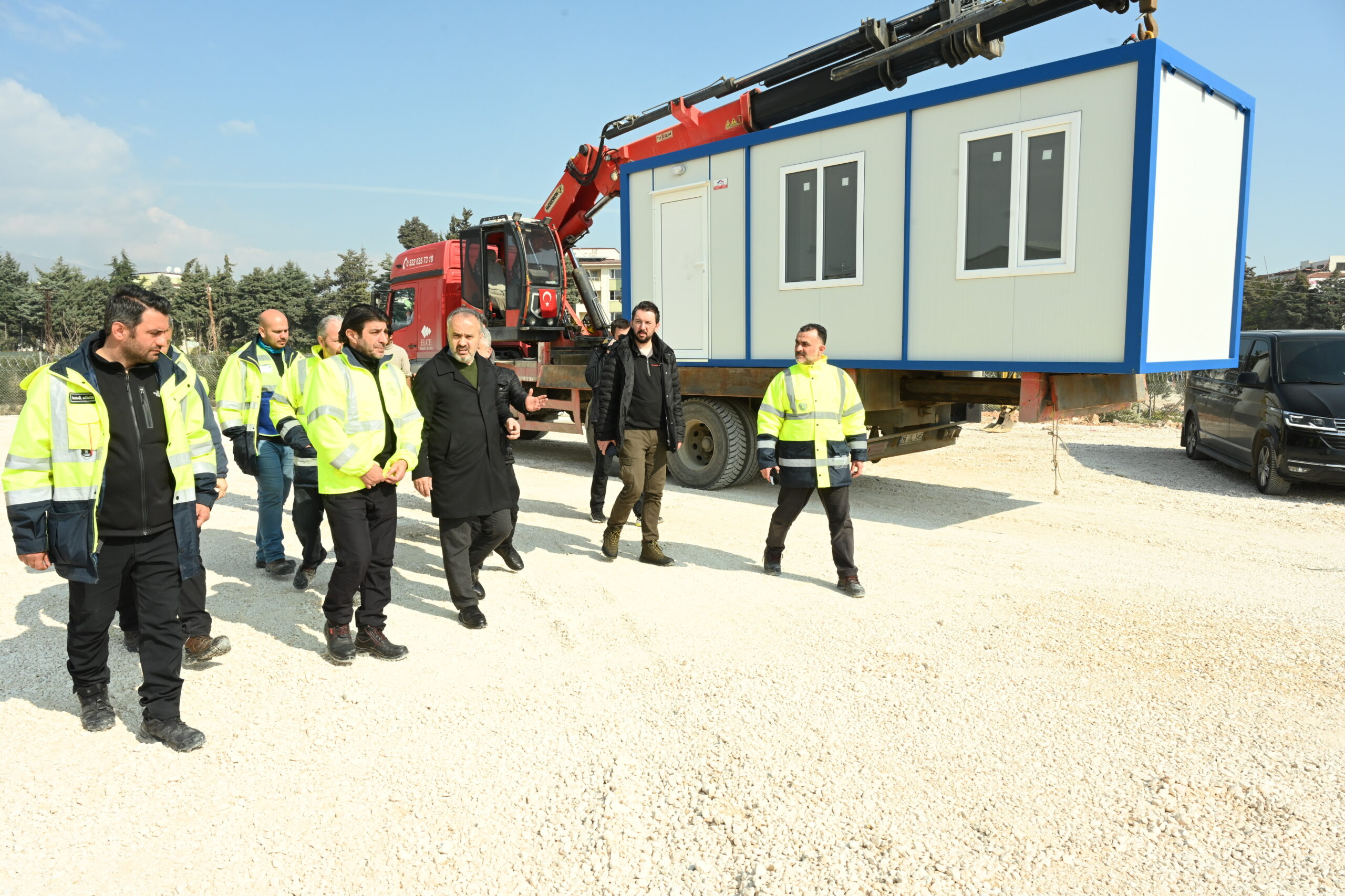 Bursa’nın konteyner kentinde kurulum başladı Bursa’nın konteyner kentinde kurulum başladı