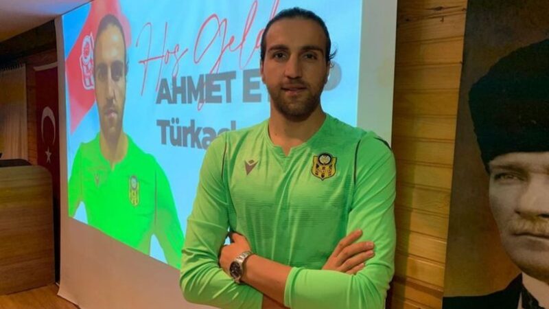 Yeni Malatyaspor kalecisi Ahmet Eyüp Türkaslan’ın eşinden çağrı: Ne olursunuz yardım edin Yeni Malatyaspor kalecisi Ahmet Eyüp Türkaslan'ın eşi Kübra Türkaslan, depremde