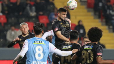 Depremi yaşayan futbolcular o anları anlattı