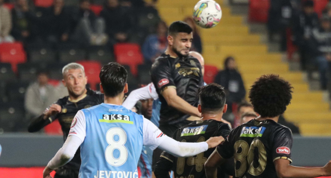 Depremi yaşayan futbolcular o anları anlattı Depremi yaşayan futbolcular o anları anlattı