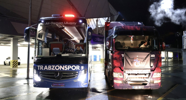 Trabzonspor’un takım otobüsü depremzedeleri getiriyor Trabzonspor’un takım otobüsü depremzedeleri getiriyor