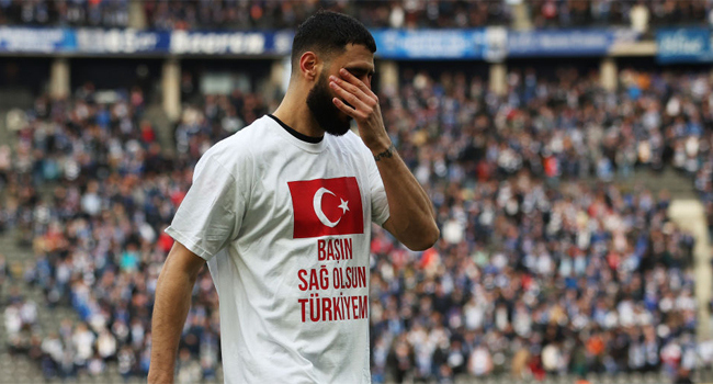 Tolga Ciğerci gözyaşlarını tutamadı Tolga Ciğerci gözyaşlarını tutamadı