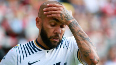 Dani Alves’in talebine ret