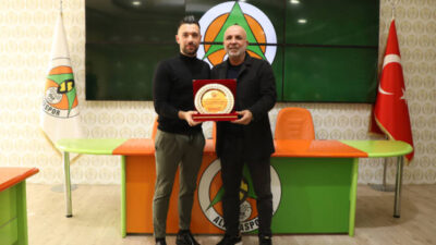 Alanyaspor’da Farioli ile yollar ayrıldı