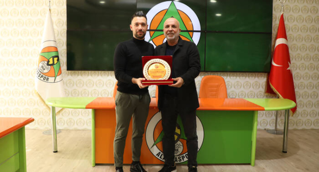 Alanyaspor’da Farioli ile yollar ayrıldı Alanyaspor’da Farioli ile yollar ayrıldı