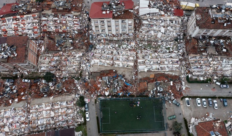 Yıkımın fotoğrafı! Hatay’da bir mahalle yerle bir oldu
