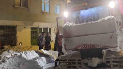 AFAD, kar üstü paletli aracı ile 16 hastaya müdahale etti