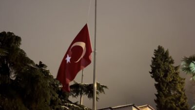 7 günlük milli yasın ardından Bursa’da bayraklar yarıya indi