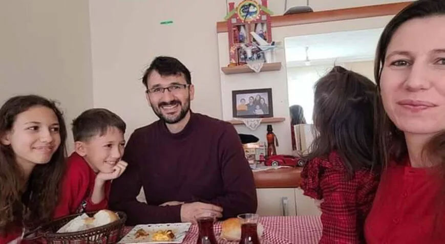 5 kişilik aile toprağa verildi! Geriye fotoğrafları kaldı