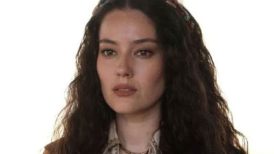 Pelin Akil paylaştı: “Hava aydınlanana kadar avize sallanıyor mu diye bakıyorum”