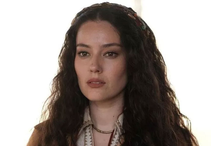 Pelin Akil paylaştı: “Hava aydınlanana kadar avize sallanıyor mu diye bakıyorum”