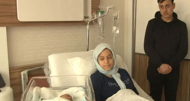 9 aylık hamile eşini deprem sırasında balkondan atarak kurtardı