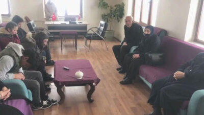 Sahara Geçidi’nde minibüs ile 2 iş makinesi üzerine çığ düştü!