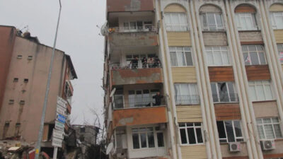 Turkcell ve Türk Telekom’dan deprem bölgesine destek