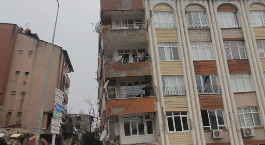 Turkcell ve Türk Telekom’dan deprem bölgesine destek