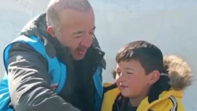 Deprem bölgesinde tanıştığı minik Arda’ya veda etti! ‘Sen manevi oğlumsun, beni unutma’