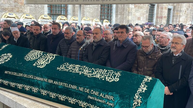 Bursa'da 85 yaşında hayatını kaybeden bestekar ve koro şefi Erdinç