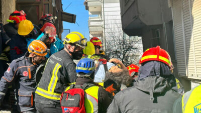 Hatay’da 40 yaşındaki kadın depremden 80 saat sonra kurtarıldı