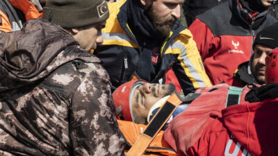 Baba ve kızı 79 saat sonra kurtarıldı