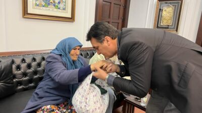 Bursalı yaşlı çiftten depremzedelere duygulandıran yardım