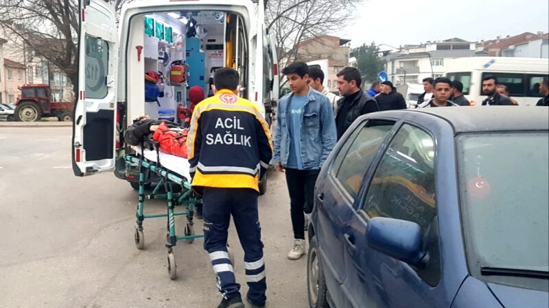 Bursa'nın İnegöl ilçesinde otomobil ile motosikletin çarpıştığı kazada 2 kişi