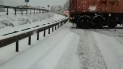Kar kazayı beraberinde getirdi… Bursa-İstanbul yolu trafiğe kapandı!