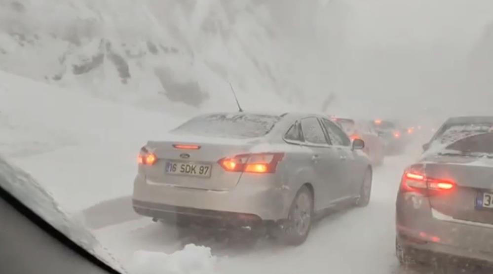 Bursa’da o yol ulaşıma kapandı!