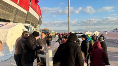 Osmangazi Belediyesi’nden depremzede vatandaşlara çorba ikramı