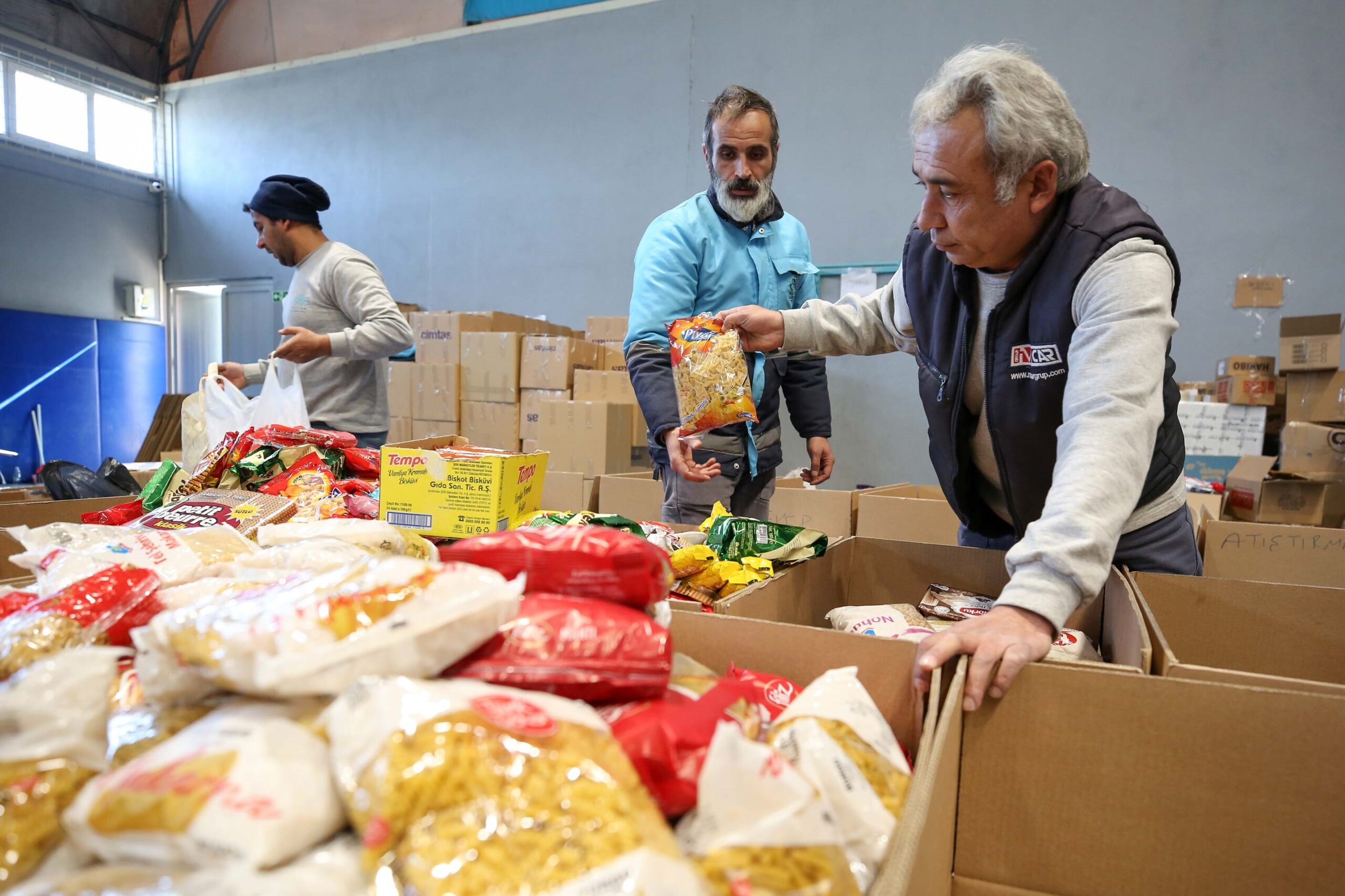 Nilüfer Belediyesi afet bölgesinde aşevi kurdu Nilüfer Belediyesi afet bölgesinde aşevi kurdu