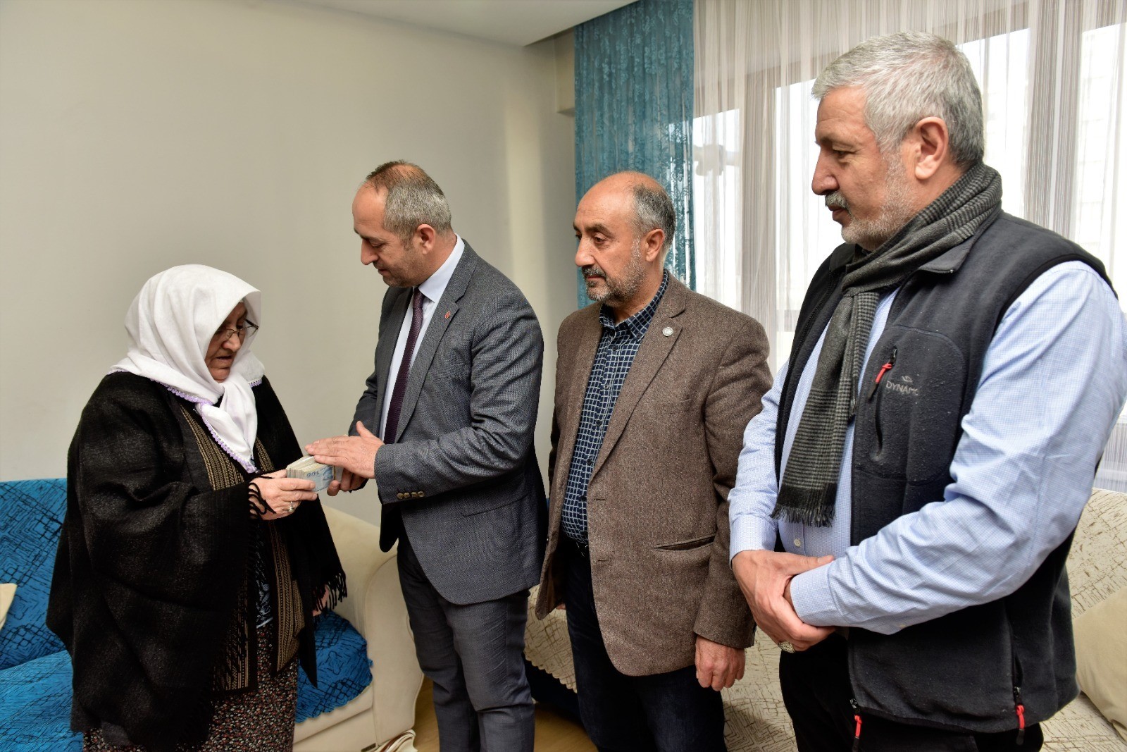 Bursa’da Türkan teyze umut oldu Bursa’da Türkan teyze umut oldu