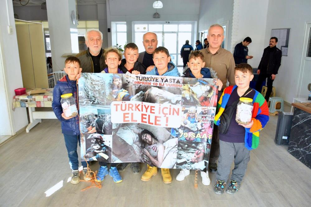 Bursalı minikler, depremzede çocuklar için seferber oldu Bursalı minikler, depremzede çocuklar için seferber oldu