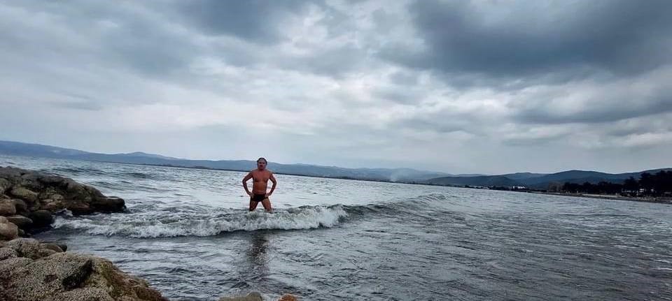 Görüntüler Bursa’dan! Şubat’ta plaj ve su keyfi!