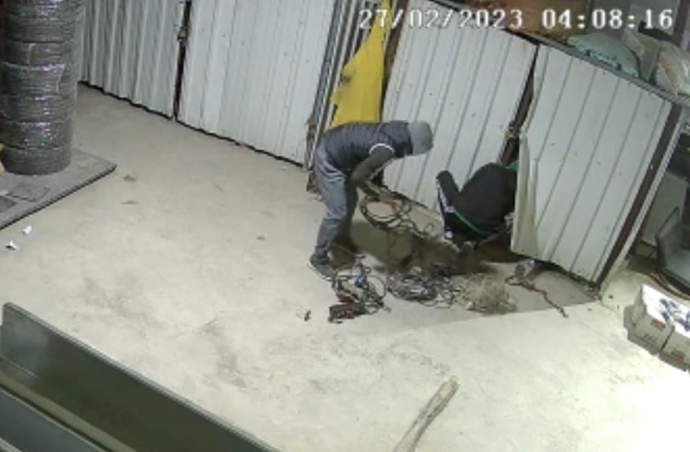 Bursa’da işyerinden hırsızlık! O anlar kamerada