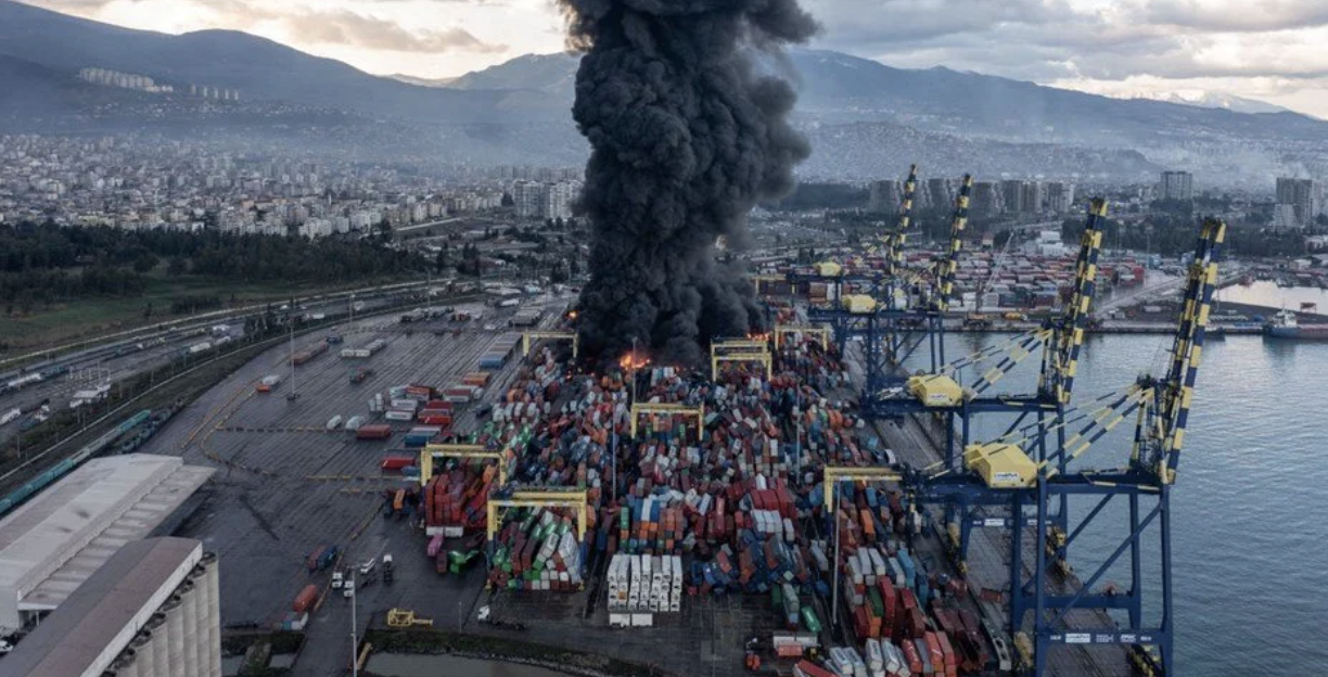 İskenderun Limanı’ndaki yangın söndürüldü