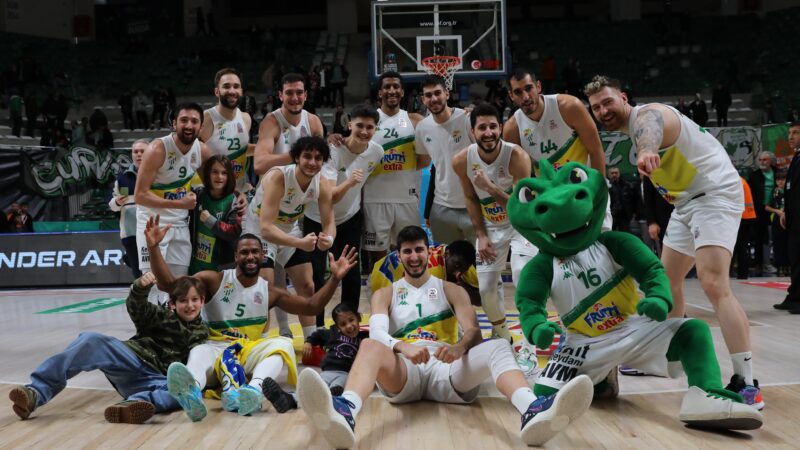 Timsah potada çok farklı! Yukatel Merkezefendi’yi rahat geçti… Türkiye Sigorta Basketbol Süper Ligi'nin 18. haftasında Frutti Extra Bursaspor,