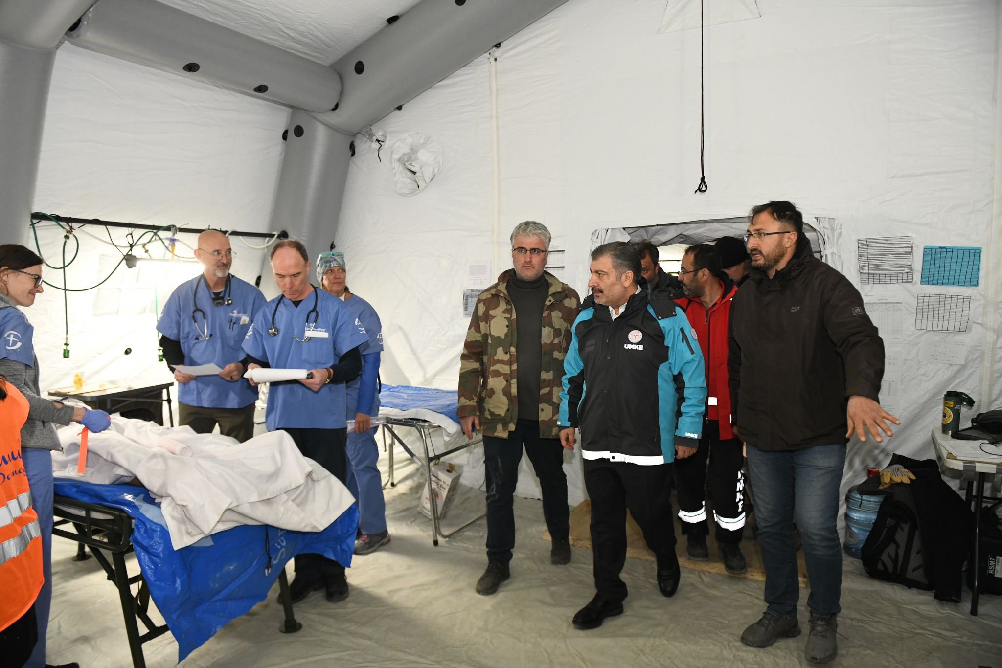 Yatan hasta ve taburcu edilen depremzede sayısı açıklandı