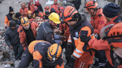 Cumhurbaşkanı Yardımcısı Oktay: 159 bin 146 personelimiz sahada