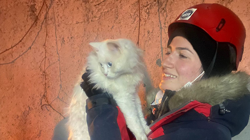 Gürak ekibi Sakız’la yorgunluklarını unuttu