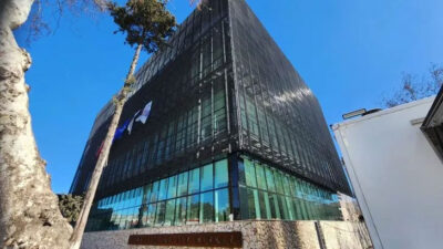 Binlerce yapının yok olduğu Adıyaman’da şaşırtan bina! Tek bir camı bile kırılmadı