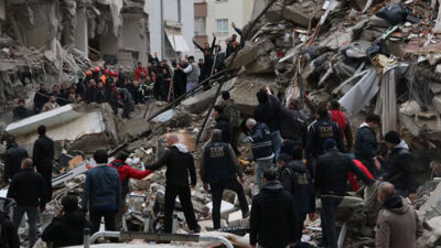 ‘Artçı sarsıntılar en az 1 yıl devam edecek’