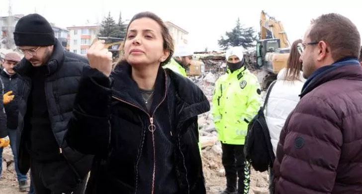 Enkaz başında ‘kolon kesme’ tartışması! İddialar kan dondurdu: ‘Kaldırılmasını istemiyoruz’ Enkaz başında ‘kolon kesme’ tartışması! İddialar kan dondurdu: ‘Kaldırılmasını istemiyoruz’