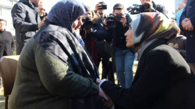 Enkaz altında kaldı! ‘Bina çökünce bizi aşağı doğru çekti’