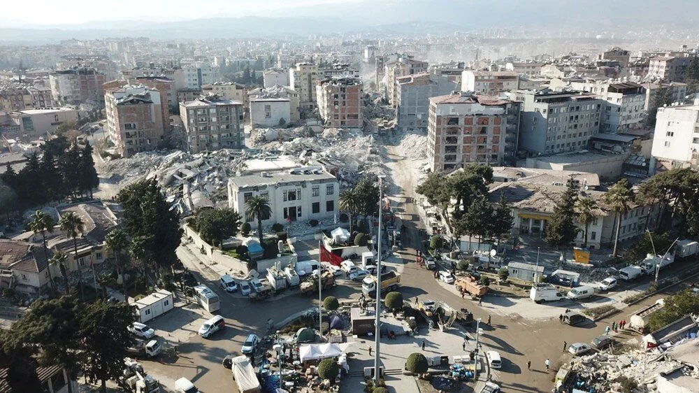Antakya’daki bu mahallede sadece iki bina hasar almadı