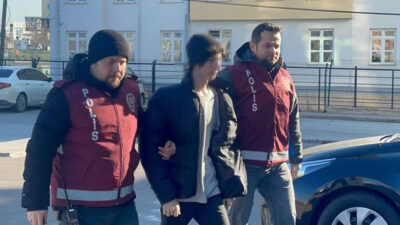 Depremde enkaz altındakileri arayıp dalga geçmişti! Tutuklandı