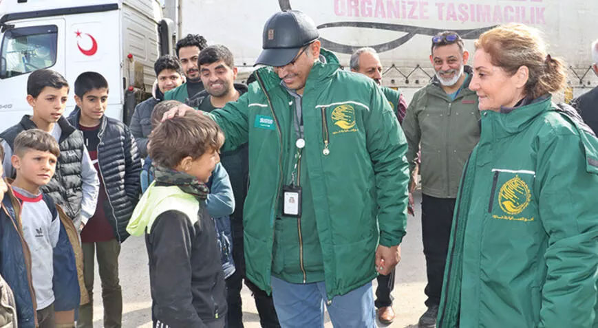 Suudilerden depremzedelere uydudan sağlık hizmeti