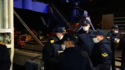 MSB: TCG İskenderun, İskenderun Limanı’na yardım malzemelerini teslim etti