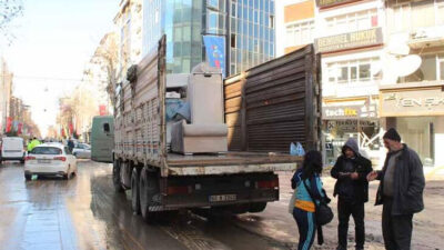 Malatya’da evleri yıkılan ve hasar görenler taşınıyor; ‘Asla gitmem diyordum’