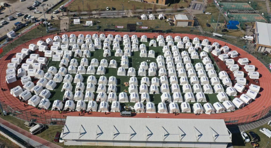 Deprem bölgesi Gaziantep’te çadırkentler kuruluyor Deprem bölgesi Gaziantep’te çadırkentler kuruluyor